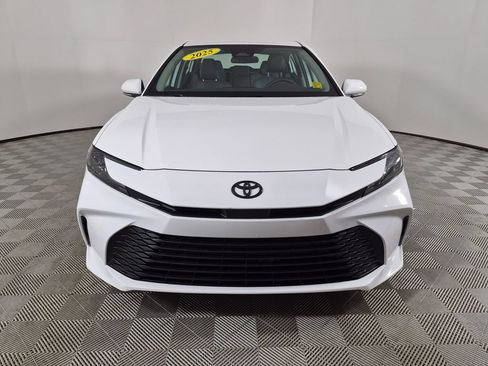 Used 2025 Toyota Camry LE FWD image 8
