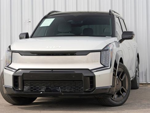 Used 2024 Kia EV9 GT-Line image 3