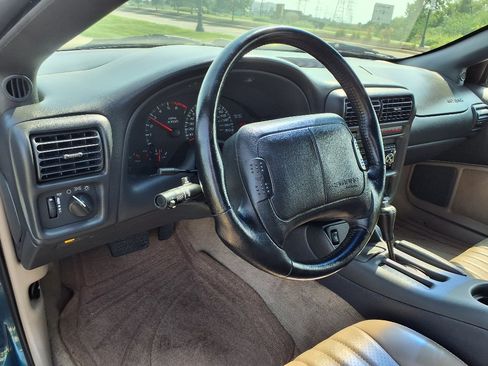 Used 1997 Chevrolet Camaro Z28 RWD image 6