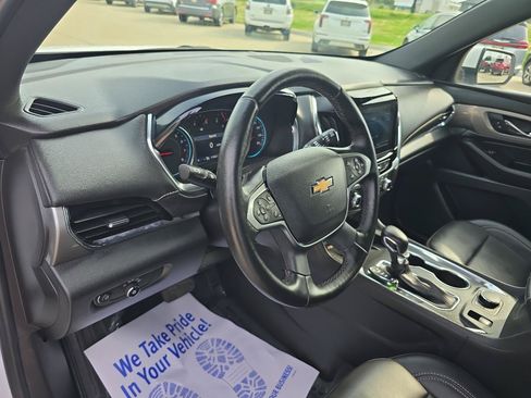 Used 2023 Chevrolet Traverse LT FWD image 27