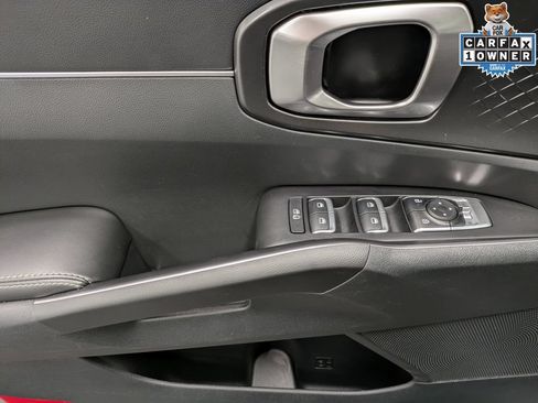 Certified 2024 Kia Sorento S w/ Panoramic Sunroof Package AWD/4WD image 10