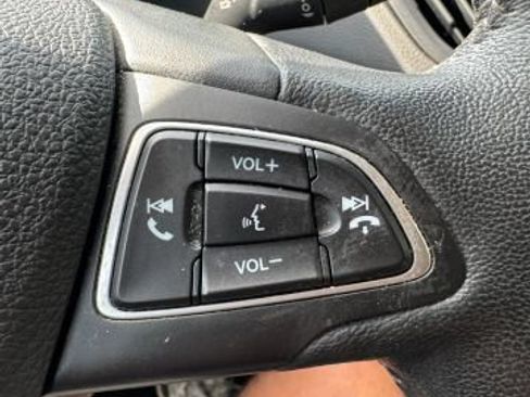 Used 2019 Ford Escape SEL AWD/4WD image 10