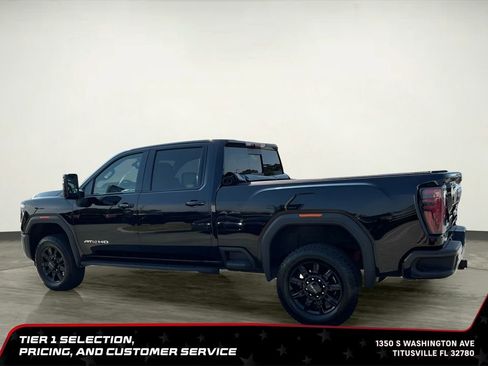 Used 2025 GMC Sierra 2500 AT4 w/ AT4 Premium Plus Package AWD/4WD image 4