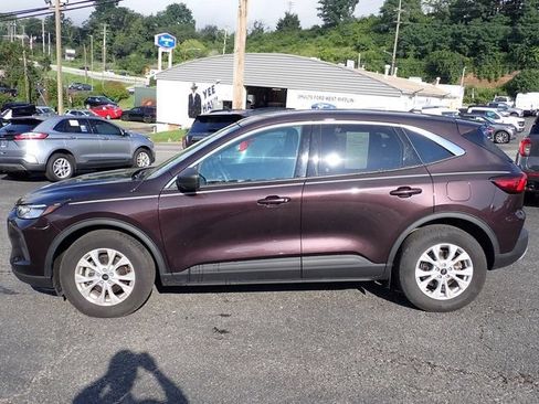 Used 2023 Ford Escape Active AWD/4WD image 2