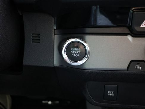Used 2016 Toyota Tacoma TRD Sport w/ Towing Package RWD image 16