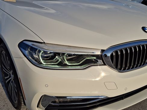 Used 2018 BMW 530i xDrive image 9