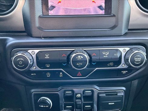 Certified 2021 Jeep Gladiator Sport image 16