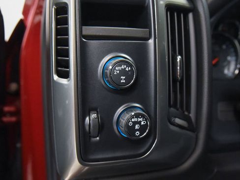 Used 2018 Chevrolet Silverado 1500 LT w/ All Star Edition AWD/4WD image 18
