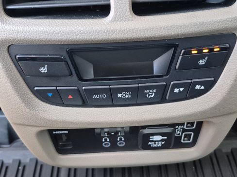 Used 2021 Honda Pilot Elite image 17