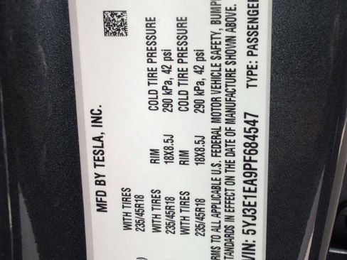 Used 2023 Tesla Model 3 Standard Range image 30