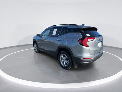 Used 2023 GMC Terrain SLE w/ Driver Convenience Package FWD image 6
