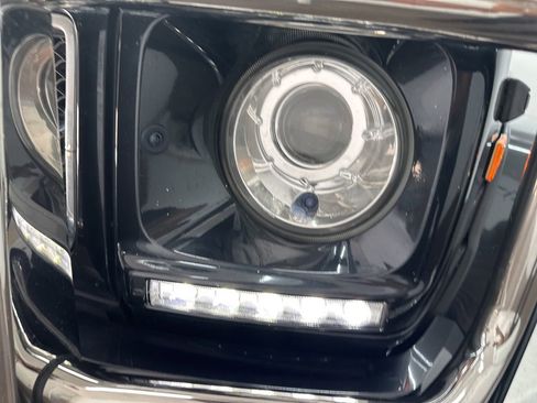 Used 2015 Mercedes-Benz G 63 AMG 4MATIC image 25