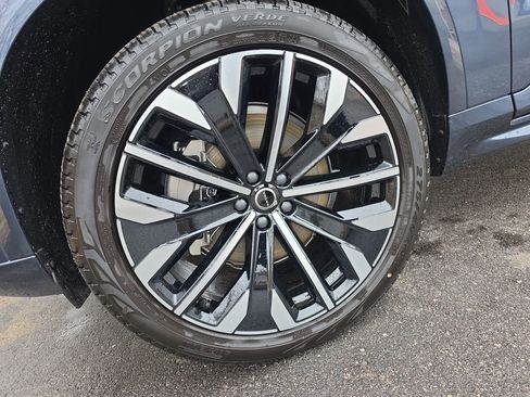 New 2026 Volvo XC90 B6 Plus w/ Protection Package Premier AWD/4WD image 9
