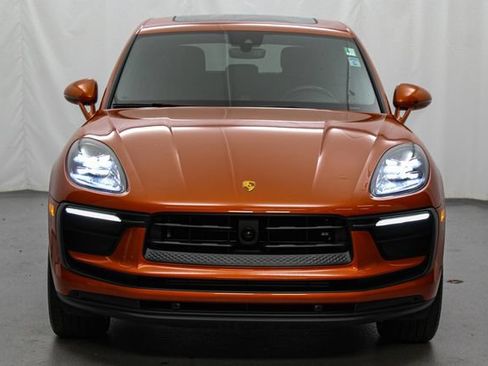 Used 2023 Porsche Macan AWD/4WD image 3