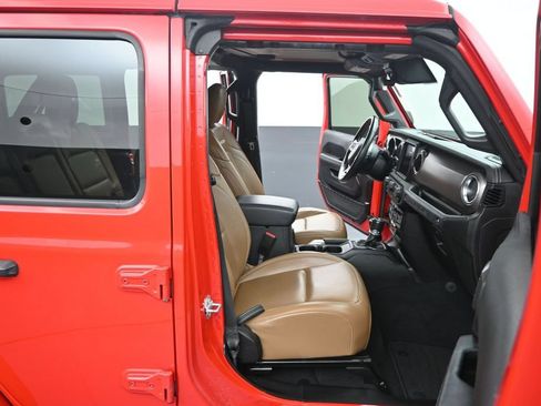Used 2021 Jeep Wrangler Unlimited Rubicon AWD/4WD image 35