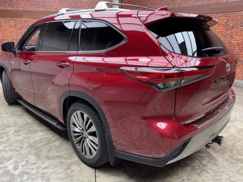 Used 2021 Toyota Highlander Platinum image 15