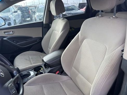 Used 2018 Hyundai Santa Fe SE w/ Cargo Package image 10