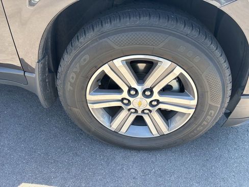 Used 2017 Chevrolet Traverse LT AWD/4WD image 2