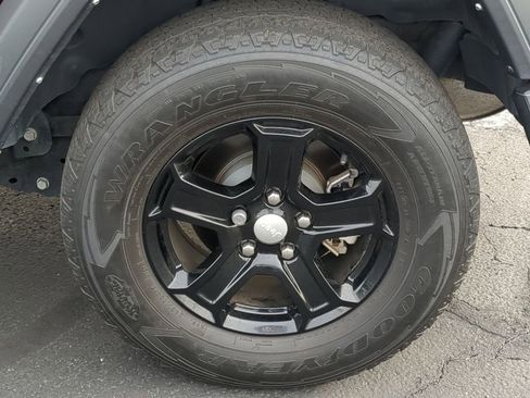 Used 2022 Jeep Wrangler Unlimited Sport image 12