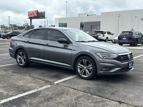 Used 2020 Volkswagen Jetta R-Line FWD image 3
