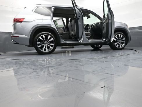 Used 2023 Volkswagen Atlas SEL Premium AWD/4WD image 50