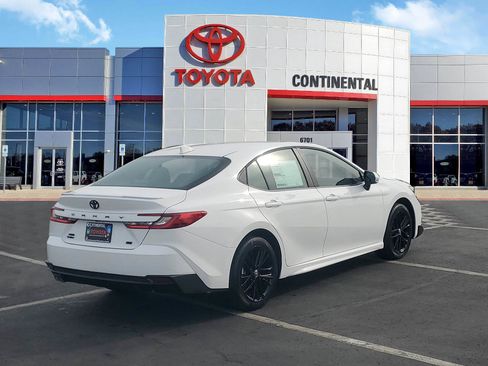 New 2026 Toyota Camry SE image 5