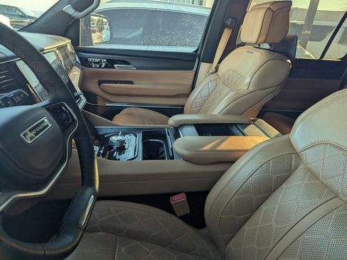 Used 2023 Jeep Grand Wagoneer Series III w/ Rear Seat Video Group 1 image 6