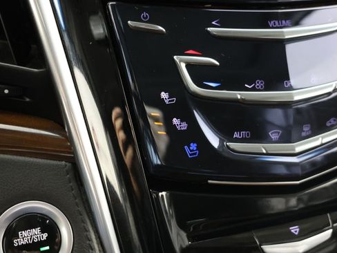 Used 2020 Cadillac Escalade Luxury AWD/4WD image 9