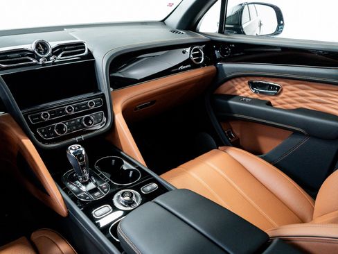 New 2025 Bentley Bentayga Extended Wheelbase image 30