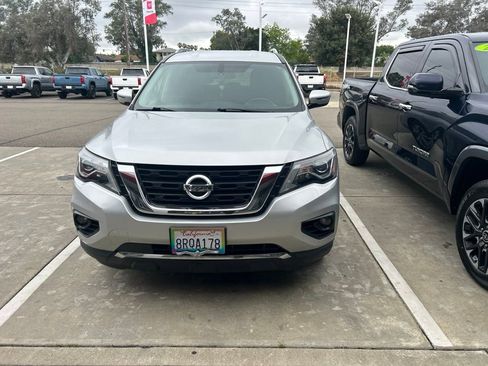 Used 2019 Nissan Pathfinder SV AWD/4WD image 2