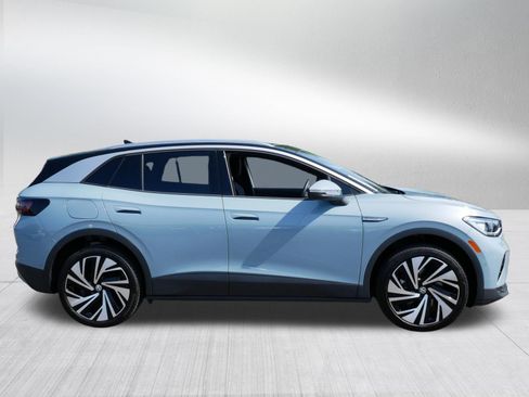 Certified 2025 Volkswagen ID.4 Pro S Plus AWD/4WD image 8