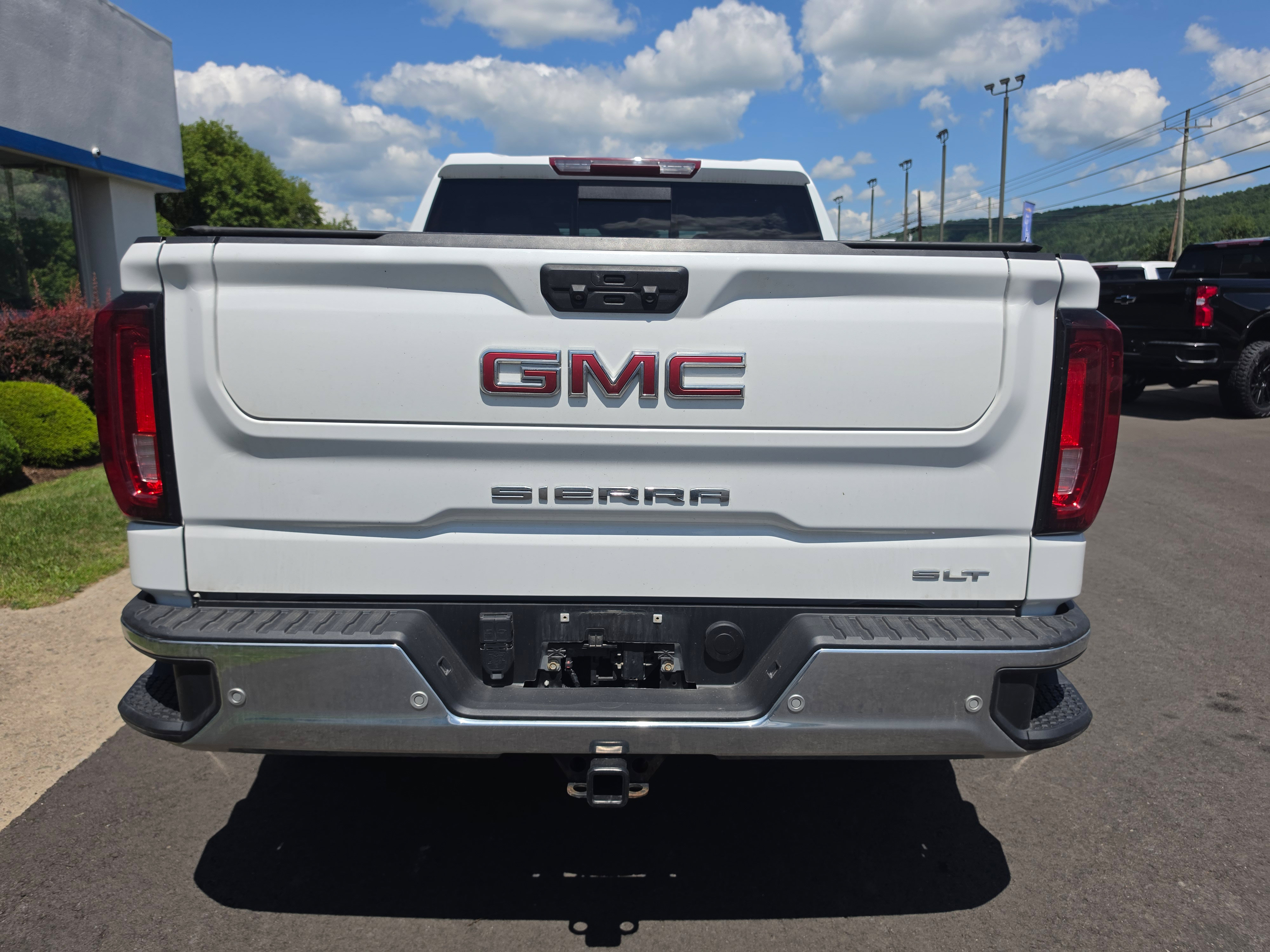 Used 2024 GMC Sierra 1500 SLT w/ SLT Premium Plus Package AWD/4WD image 4