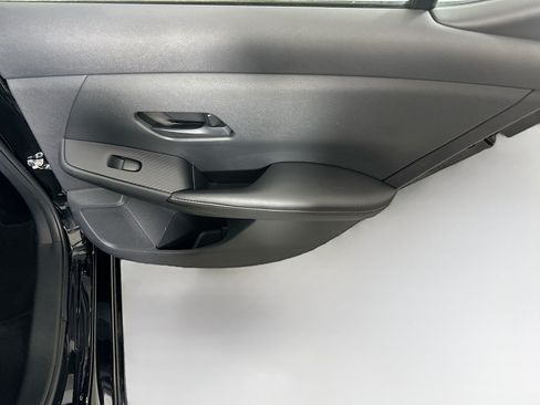 Used 2024 Nissan Sentra SV FWD image 27