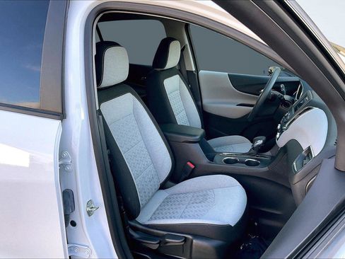 Used 2024 Chevrolet Equinox LS w/ LS Convenience Package FWD image 8