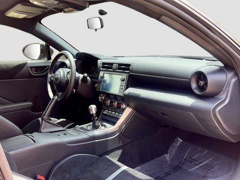 Used 2023 Toyota GR86 Premium w/ ALL Weather Mat Package (TMS) RWD image 27
