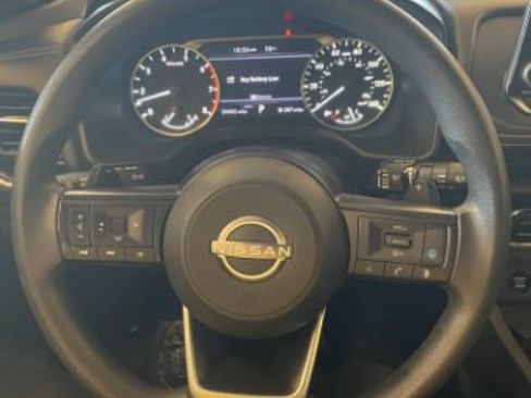 Used 2024 Nissan Rogue SV AWD/4WD image 16