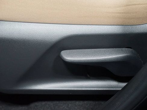 Certified 2025 Toyota RAV4 LE AWD/4WD image 32