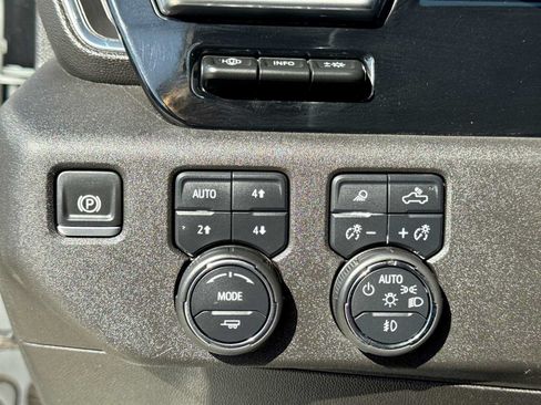 Used 2024 Chevrolet Silverado 3500 High Country w/ Technology Package AWD/4WD image 27
