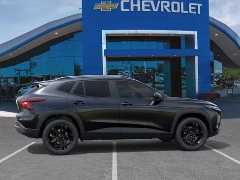 New 2026 Chevrolet Trax ACTIV w/ Driver Confidence Package FWD image 5