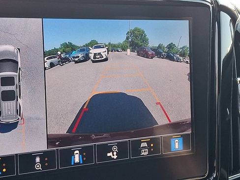 Used 2023 Chevrolet Traverse RS AWD/4WD image 4