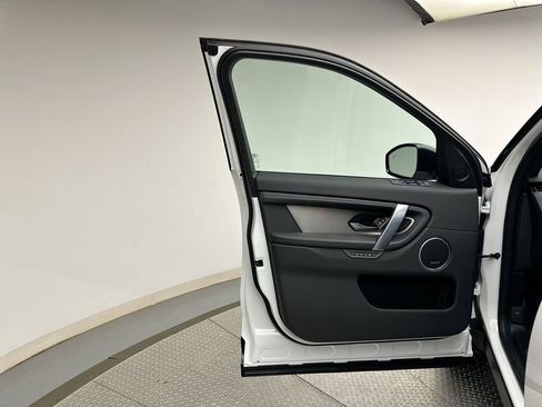 New 2026 Land Rover Discovery Sport Landmark AWD/4WD image 17