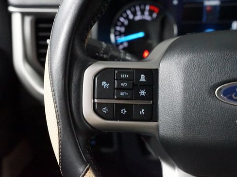 Used 2023 Ford Expedition XLT RWD image 14