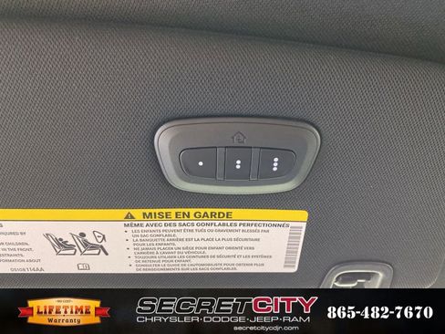 New 2026 Chrysler Pacifica Select image 21