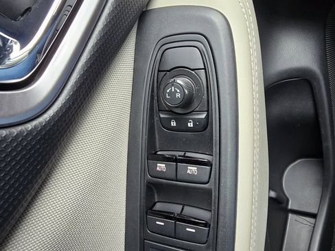 Used 2024 Subaru Forester Premium image 13