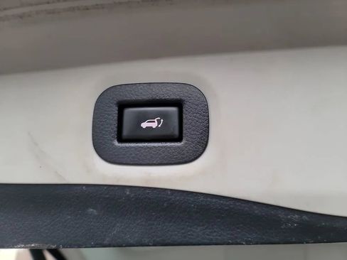 Used 2016 Nissan Rogue SV w/ SV Premium Package AWD/4WD image 27