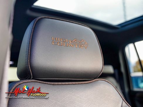 Used 2022 Chevrolet Suburban High Country image 22