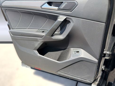 Used 2023 Volkswagen Tiguan SE R-Line FWD image 22