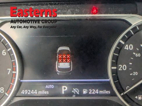 Used 2022 Nissan Pathfinder SV image 36