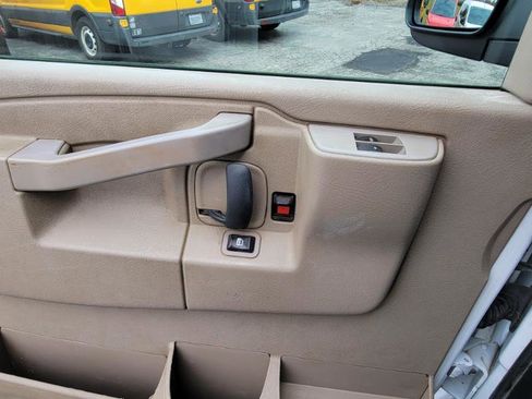 Used 2016 Chevrolet Express 2500 image 23