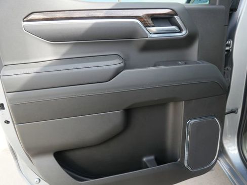 Used 2025 GMC Sierra 1500 Elevation image 16